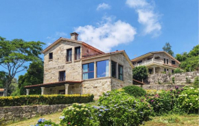 4 Bedroom Cozy Home In As Cernadas